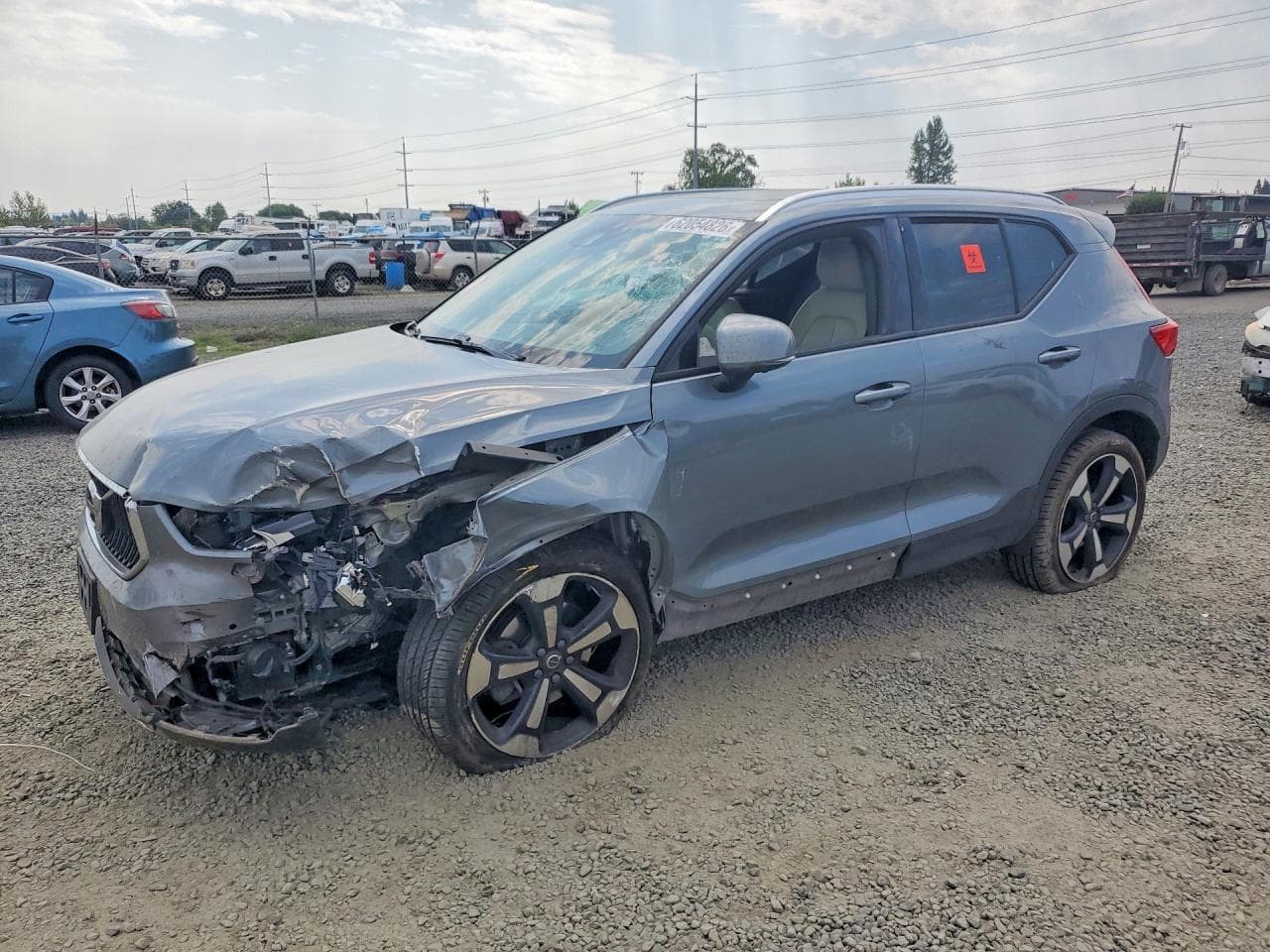 VOLVO XC40