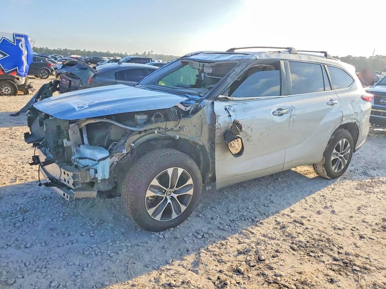 TOYOTA HIGHLANDER