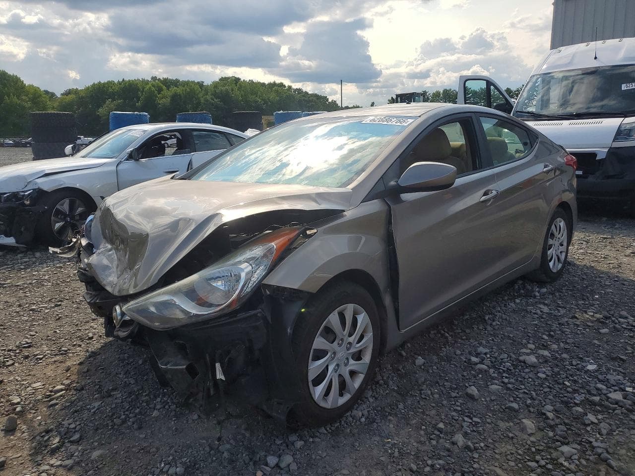 HYUNDAI ELANTRA