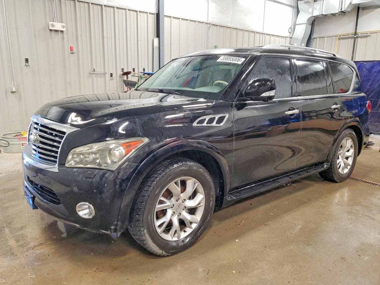 INFINITI QX56