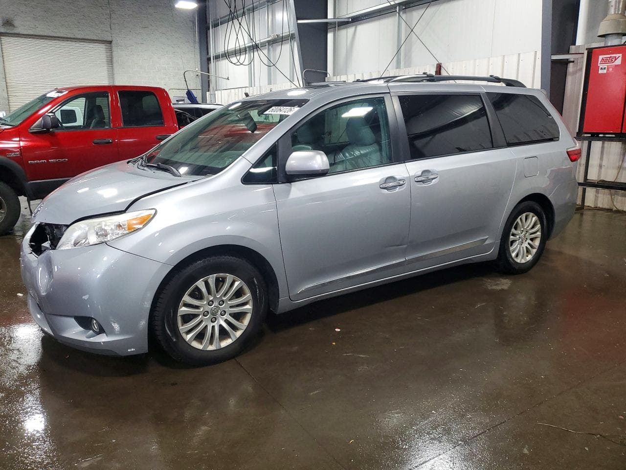 TOYOTA SIENNA