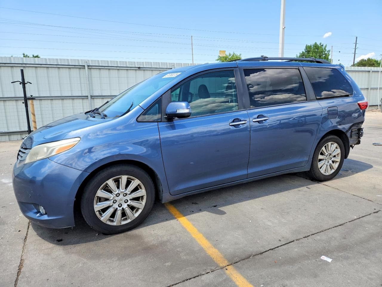 TOYOTA SIENNA