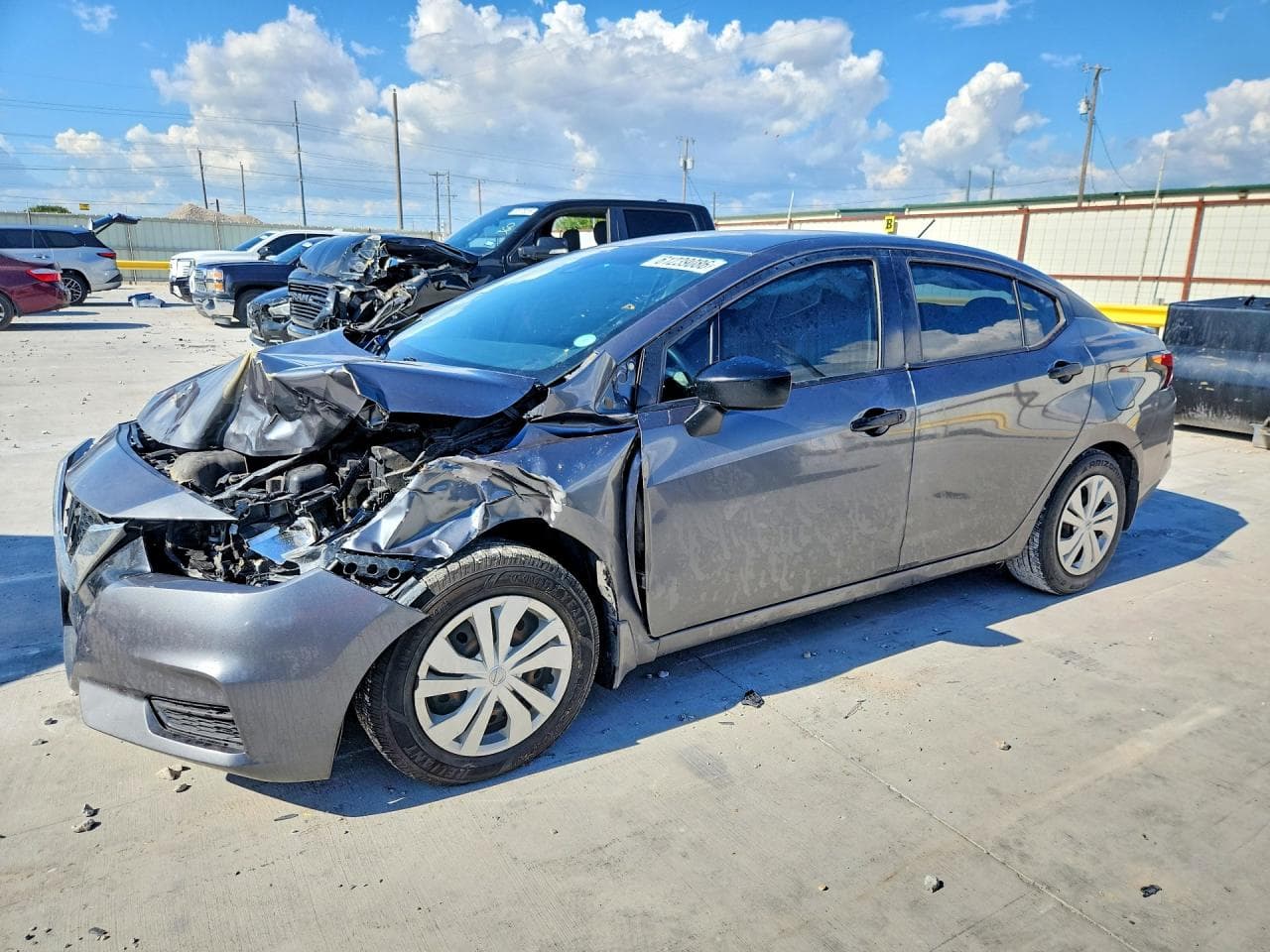 NISSAN VERSA