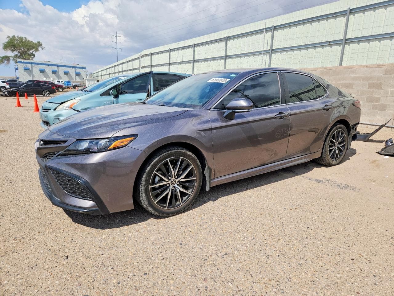 TOYOTA CAMRY