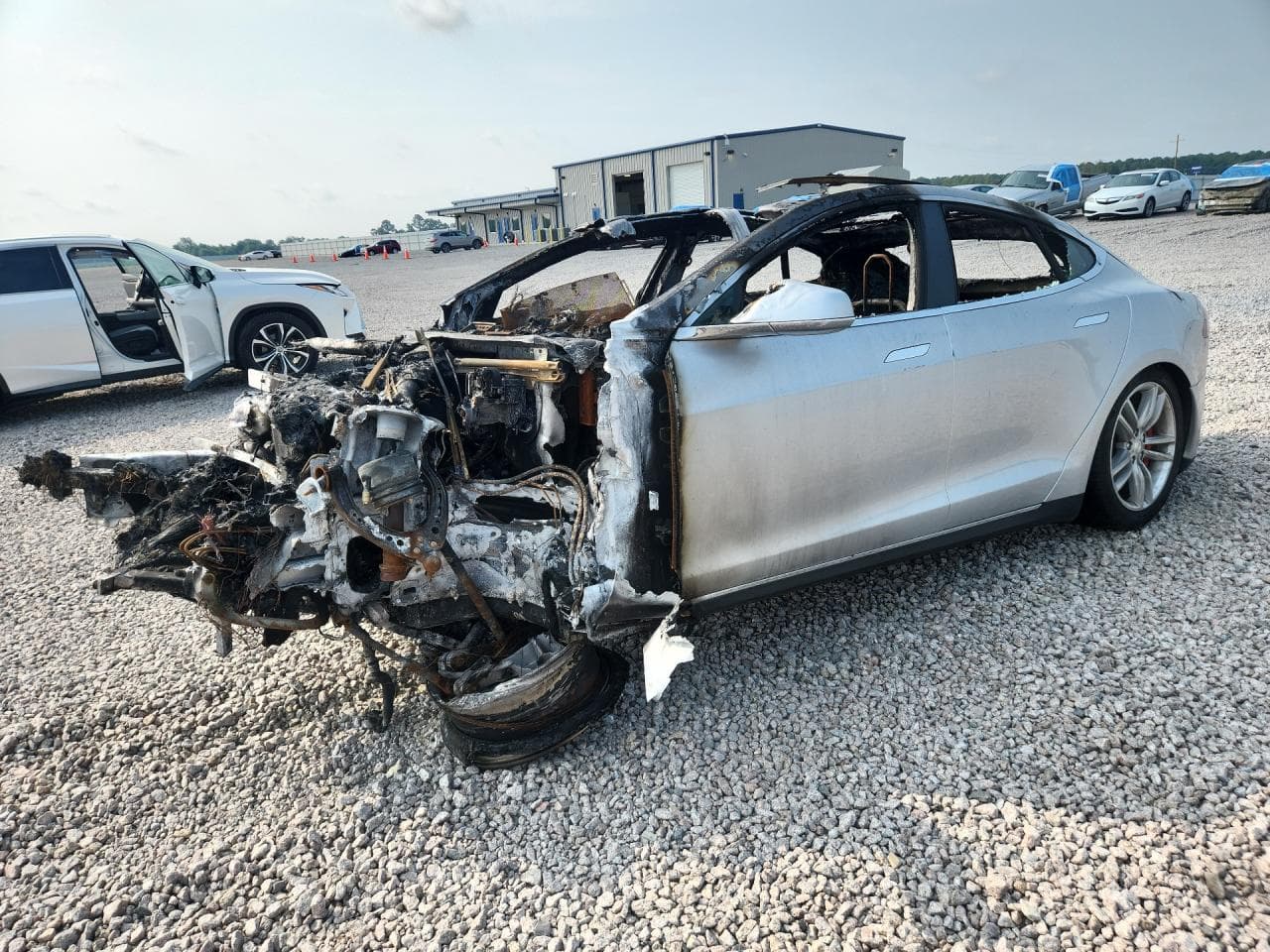 TESLA MODEL S