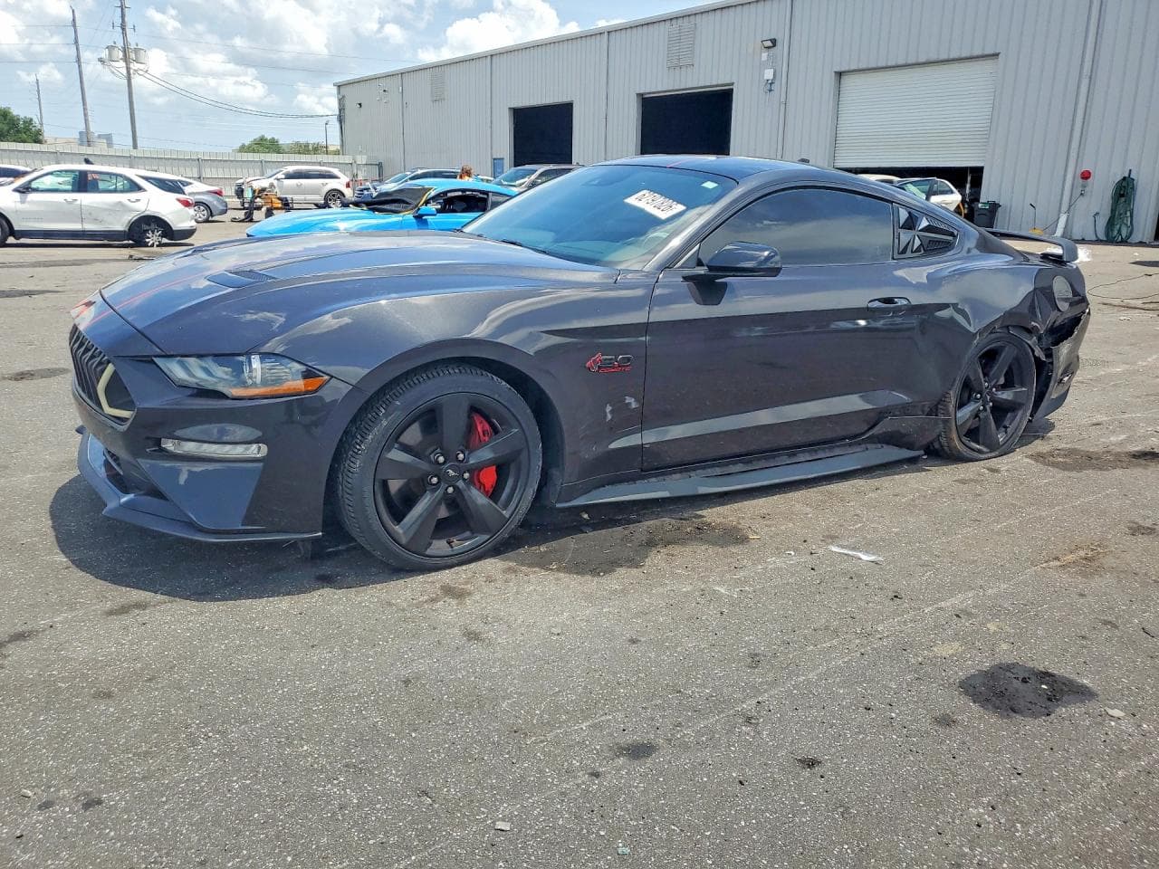 FORD MUSTANG