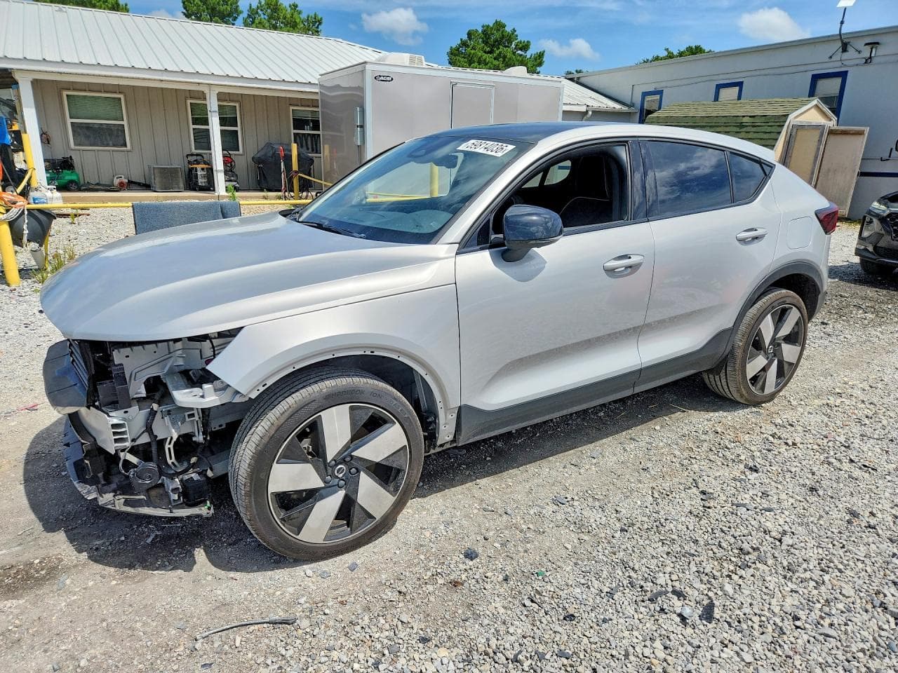 2023 VOLVO C40