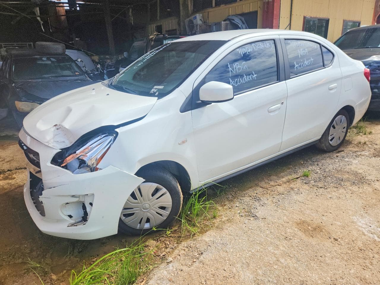 MITSUBISHI MIRAGE