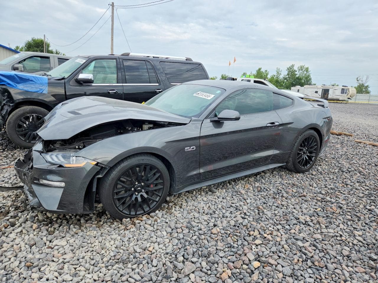 FORD MUSTANG