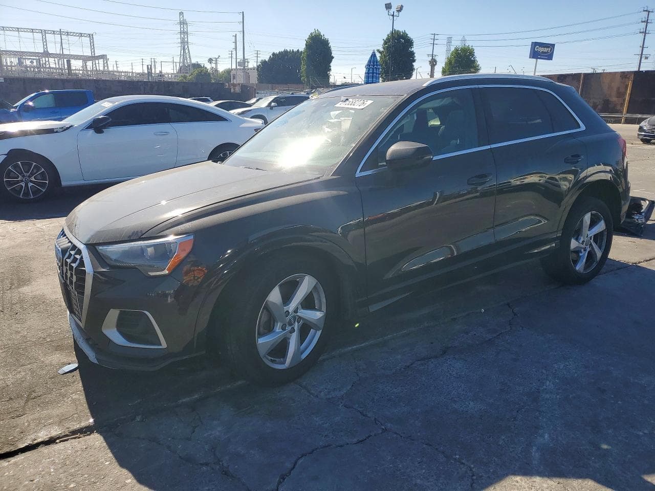 AUDI Q3