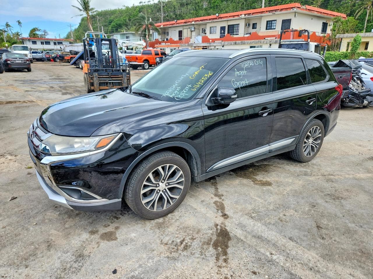 MITSUBISHI OUTLANDER