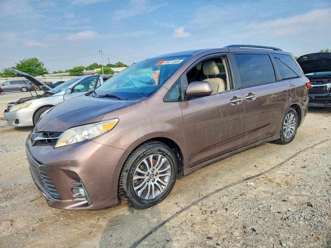TOYOTA SIENNA