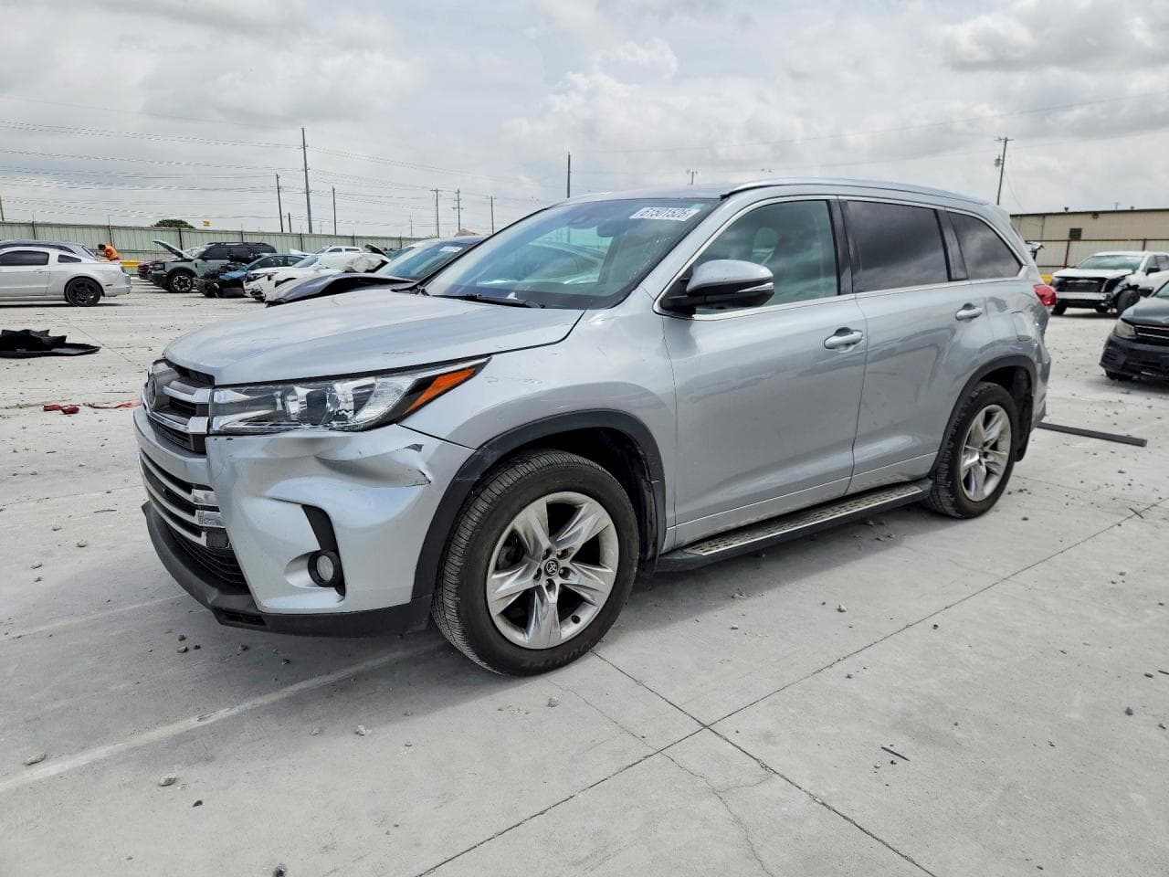 TOYOTA HIGHLANDER