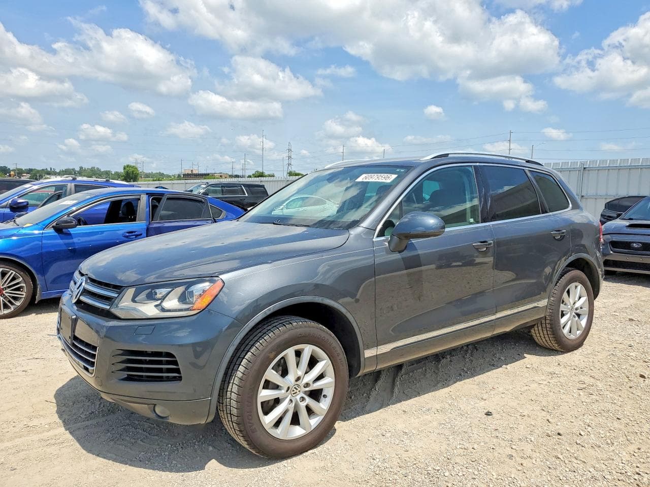 VOLKSWAGEN TOUAREG