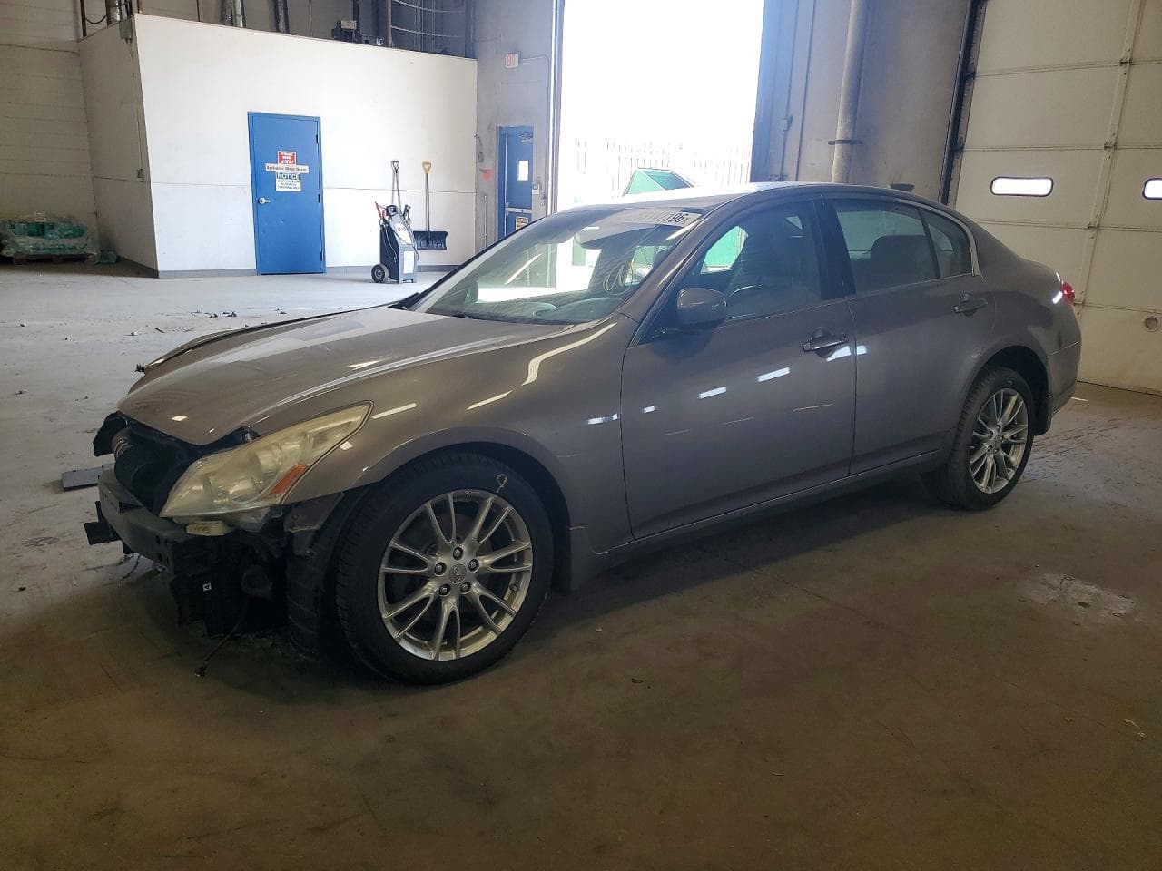 INFINITI G37 SEDAN