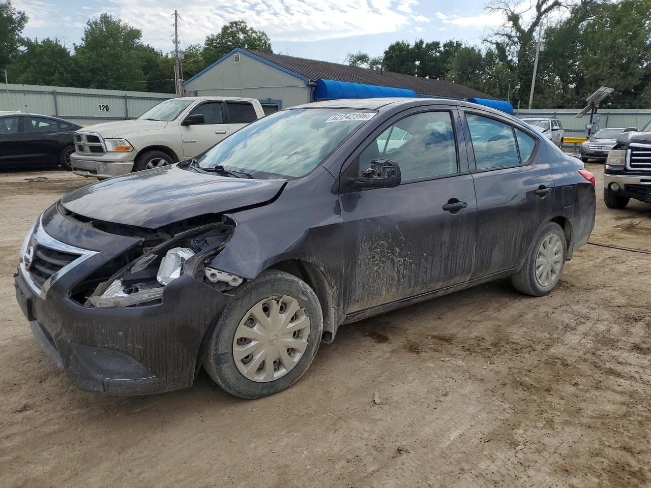 NISSAN VERSA