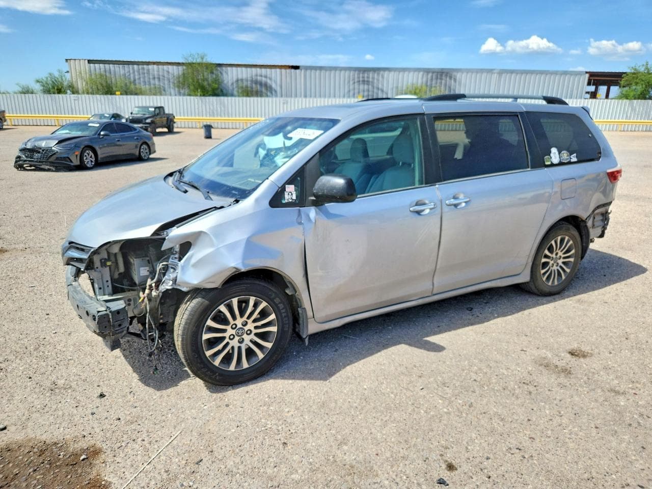 TOYOTA SIENNA