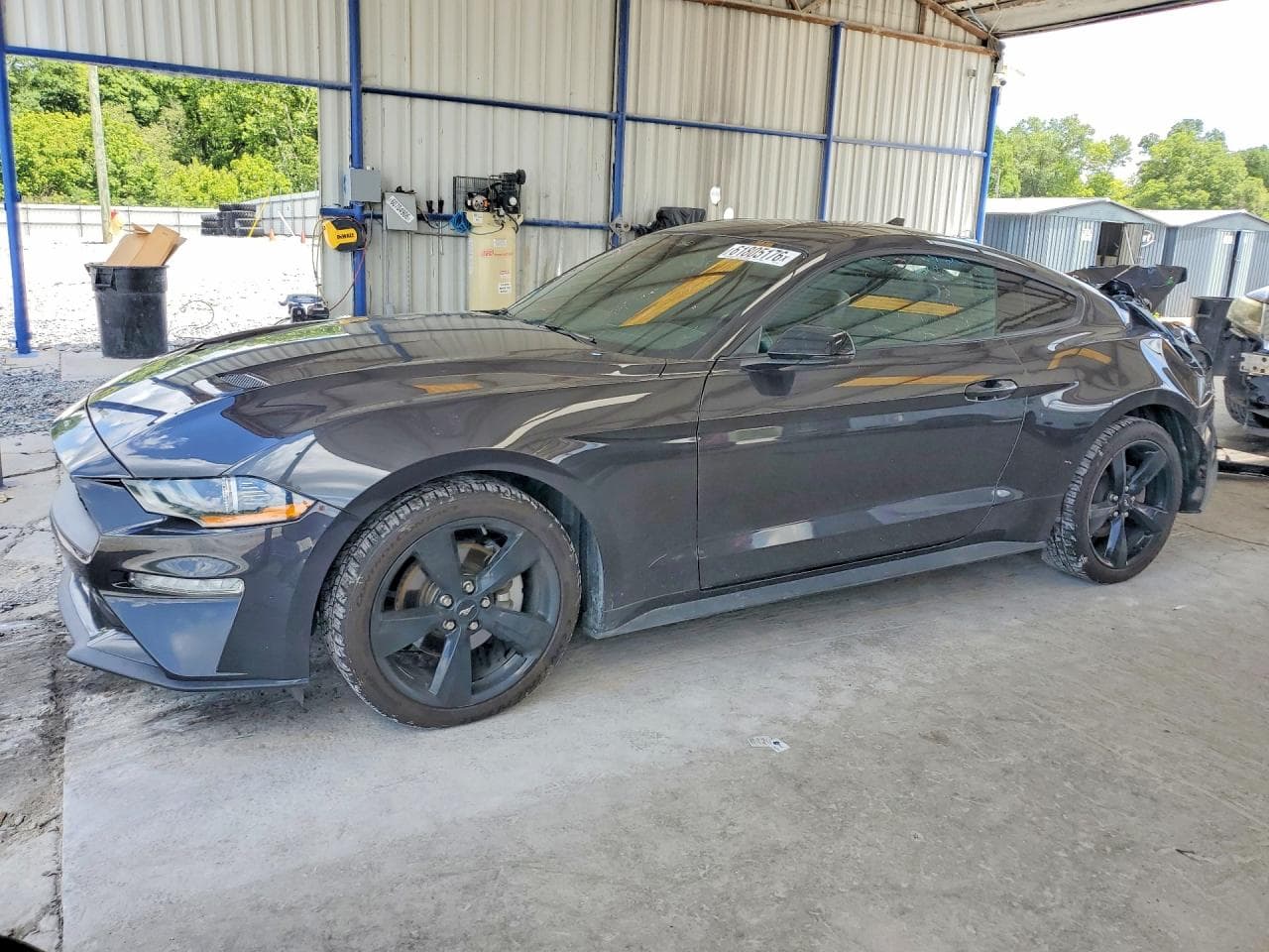 FORD MUSTANG