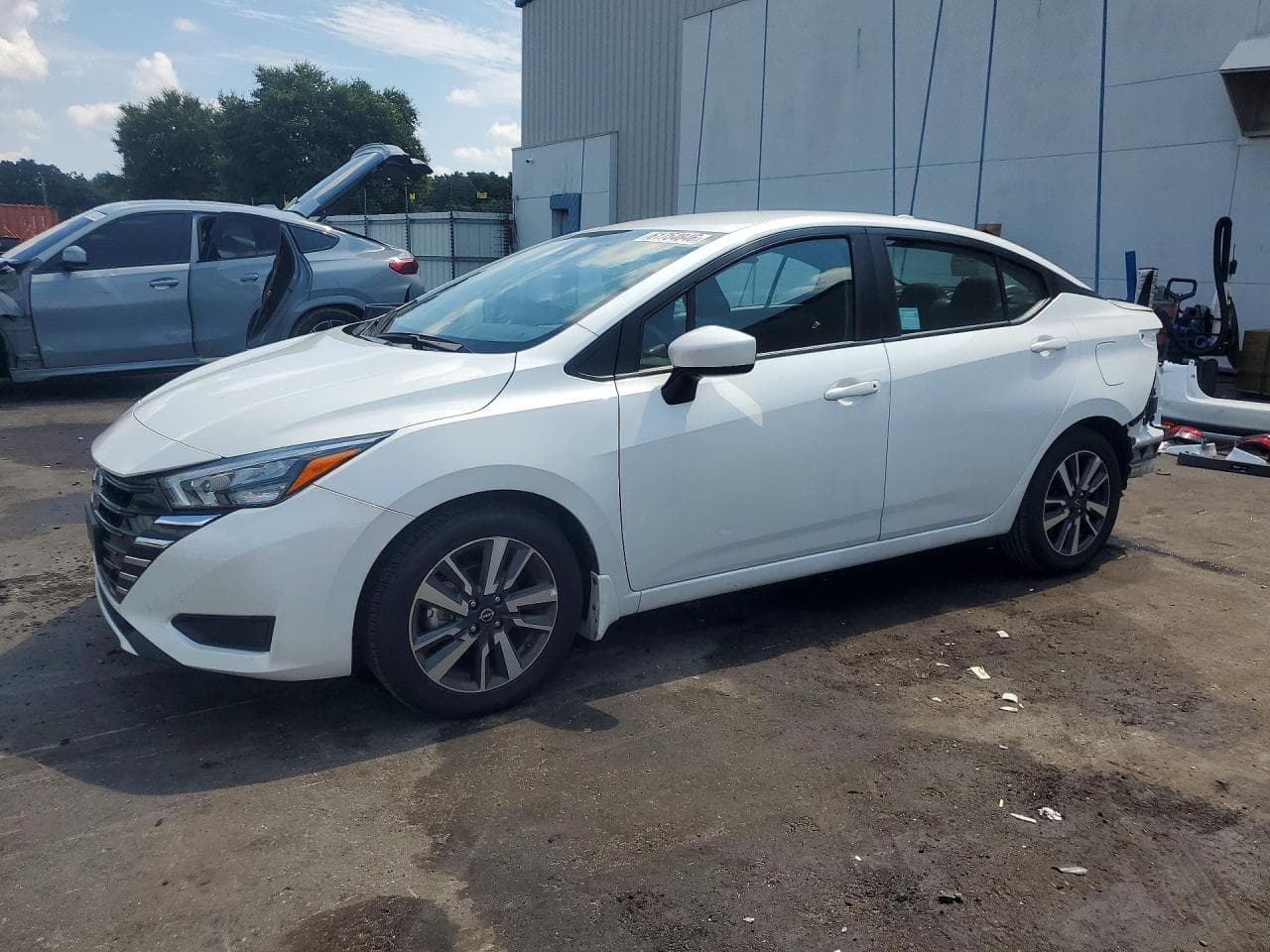 NISSAN VERSA