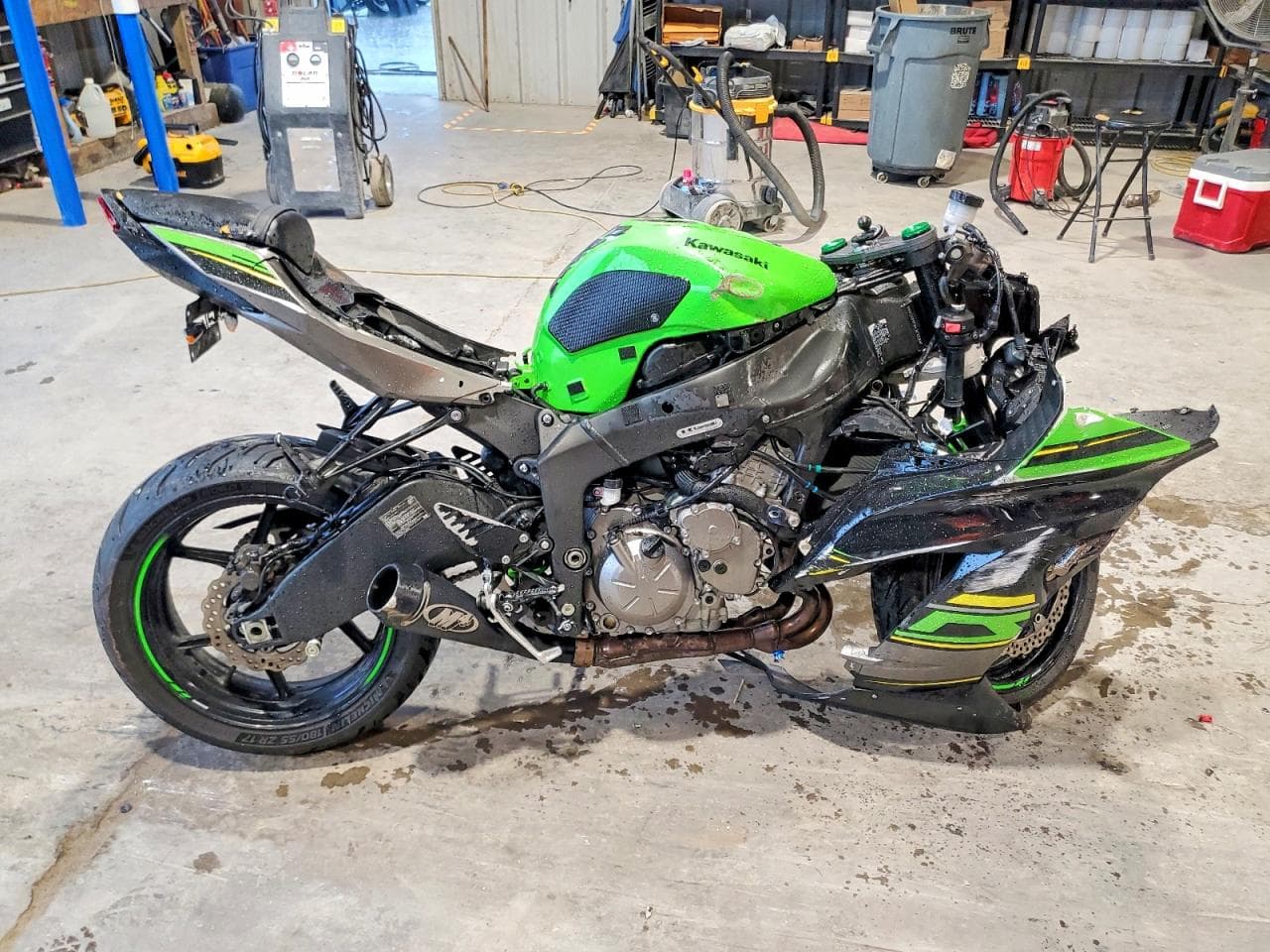 KAWASAKI ZX6R