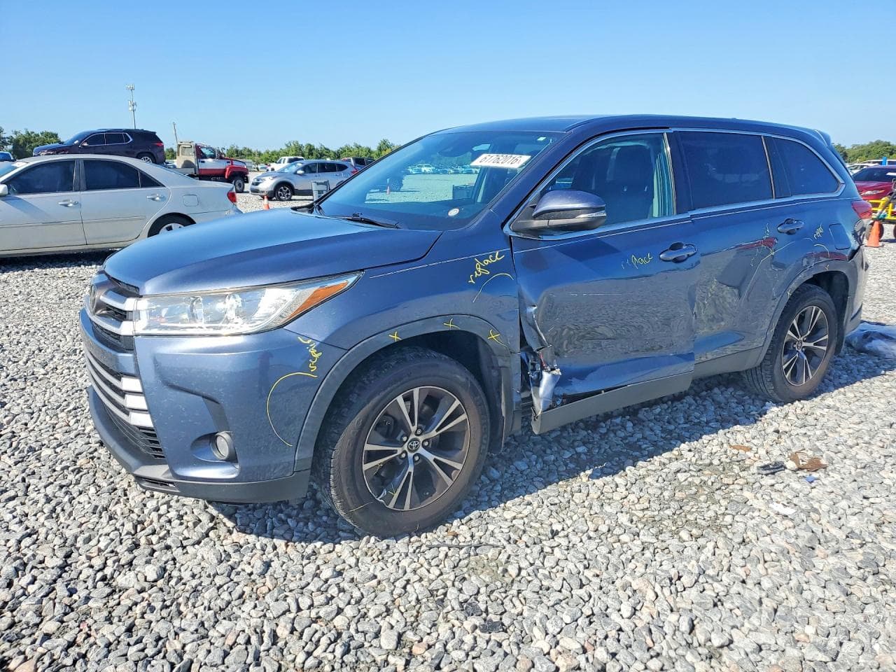 TOYOTA HIGHLANDER