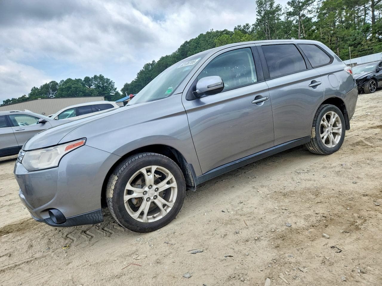 MITSUBISHI OUTLANDER