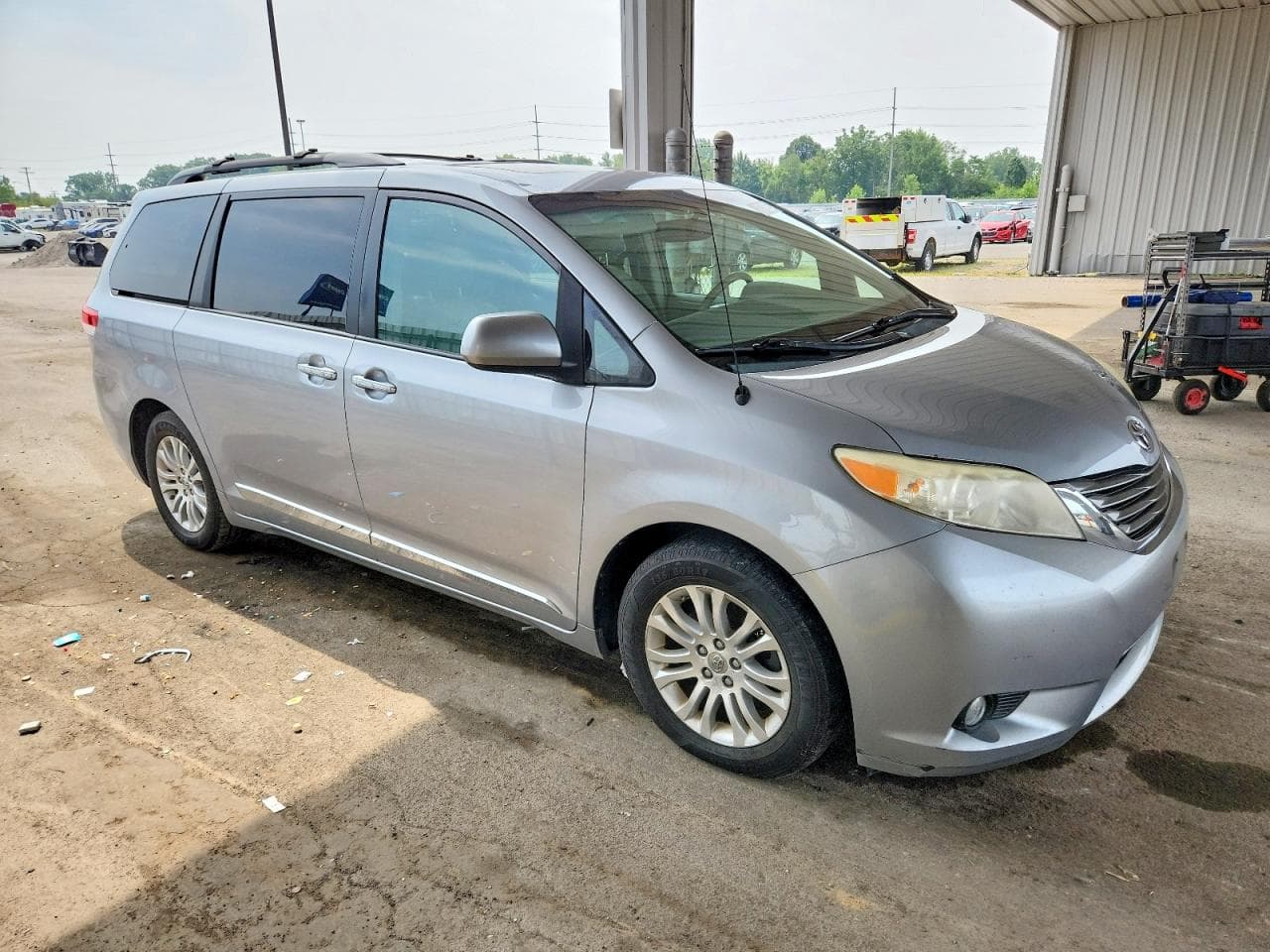 TOYOTA SIENNA