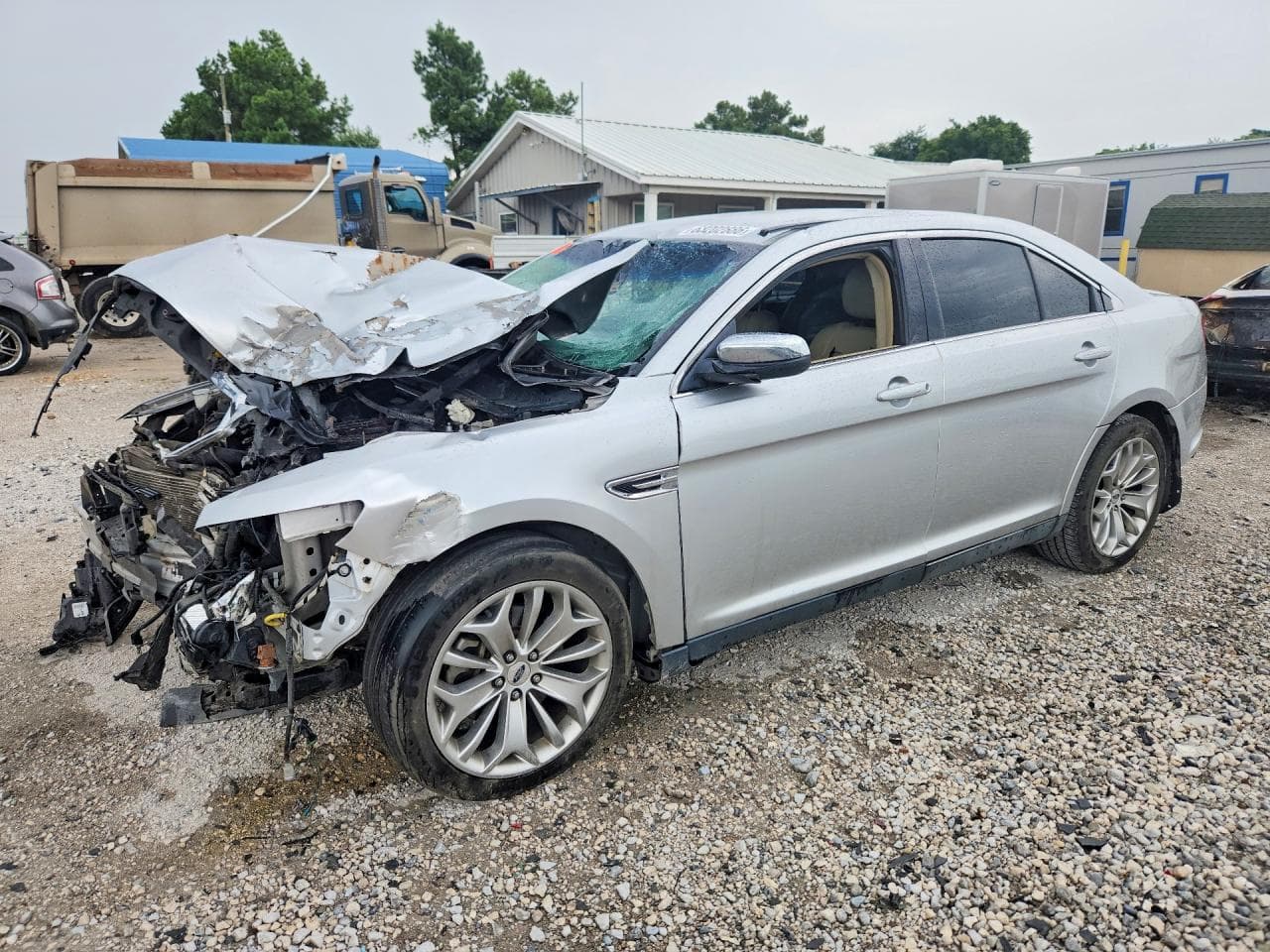 FORD TAURUS