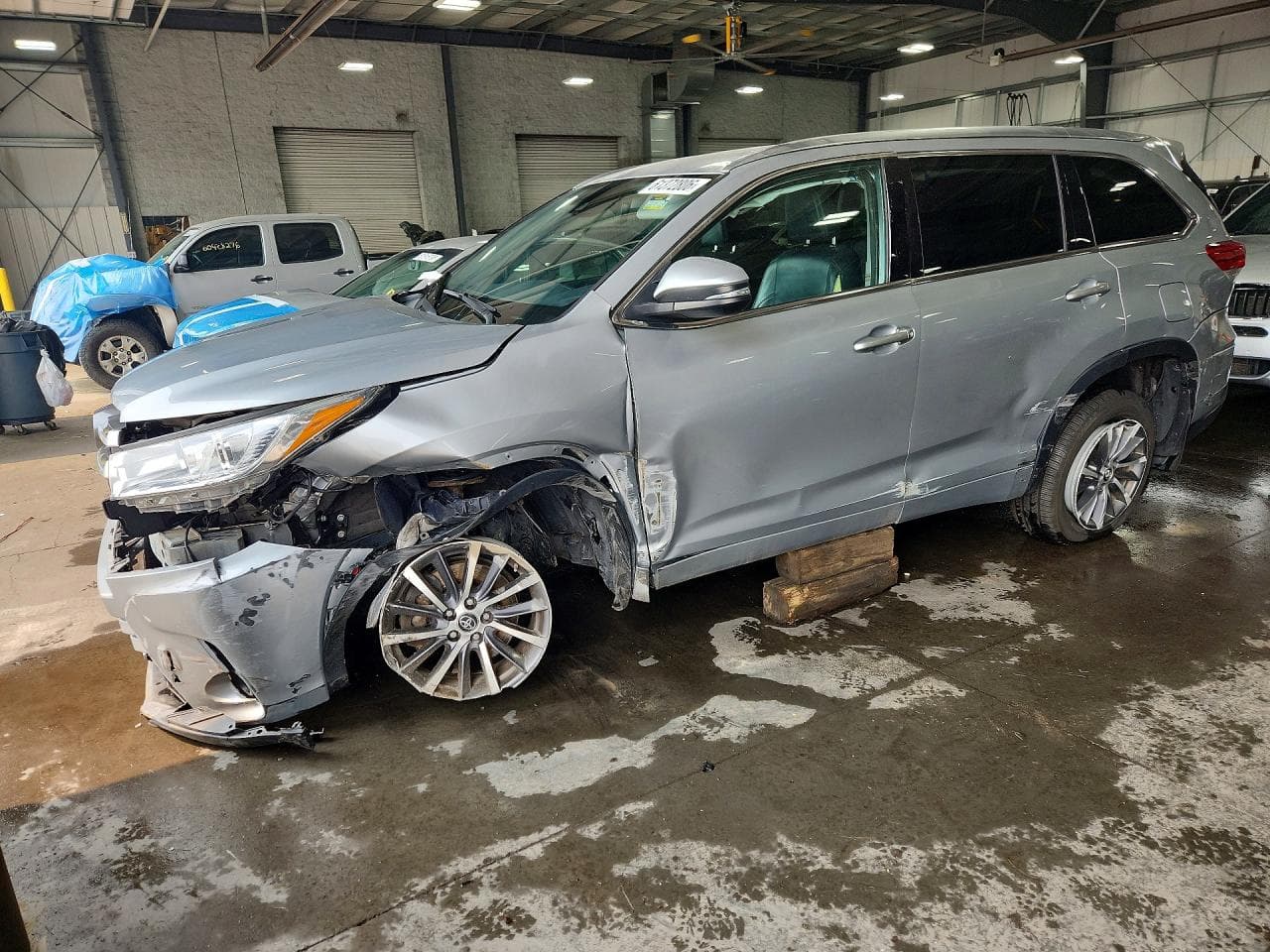 TOYOTA HIGHLANDER