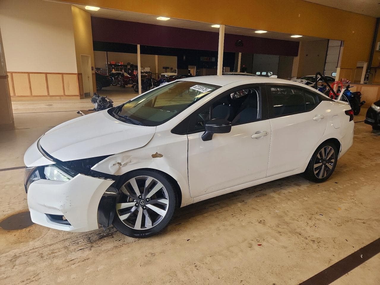NISSAN VERSA