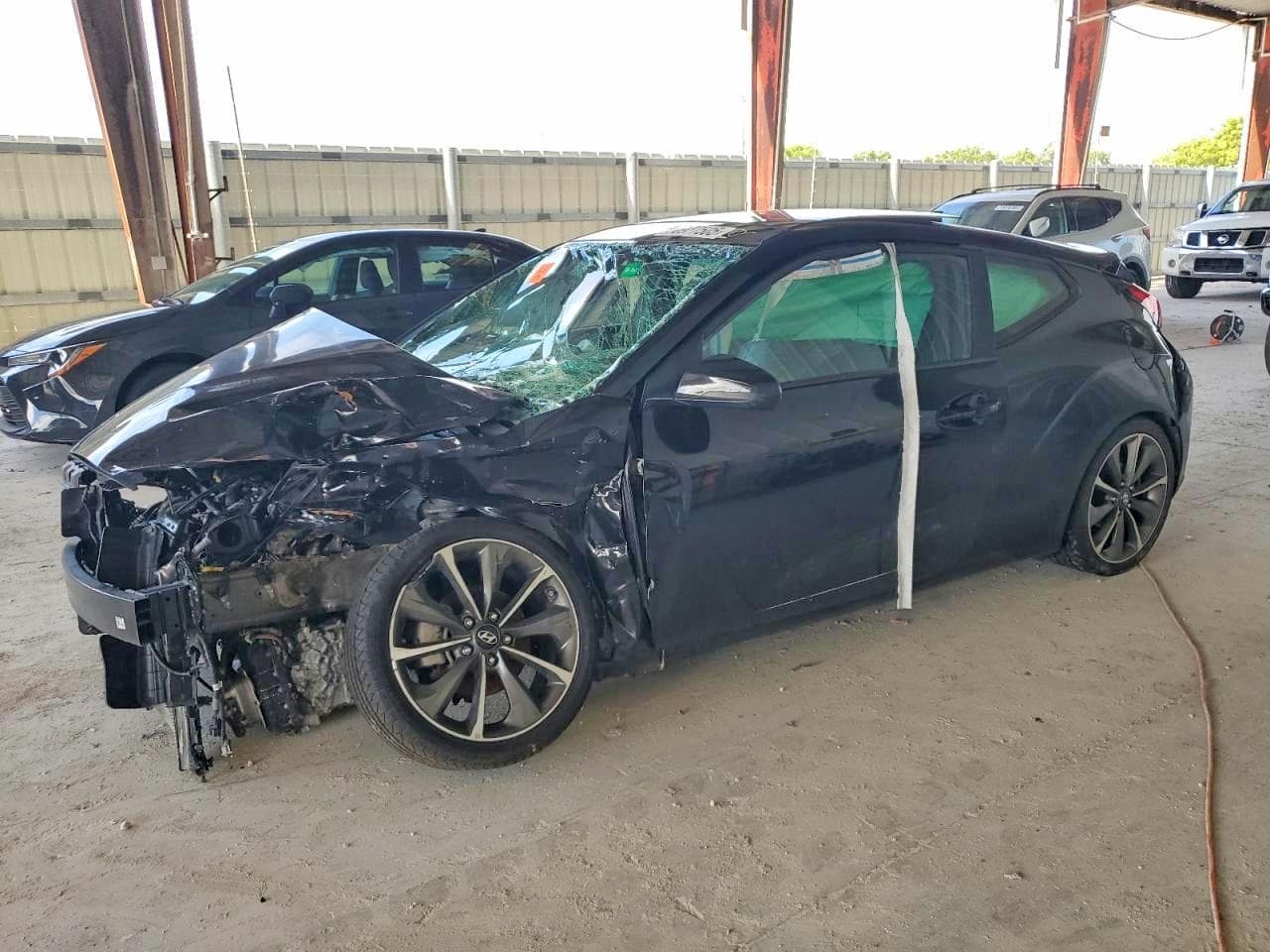 HYUNDAI VELOSTER