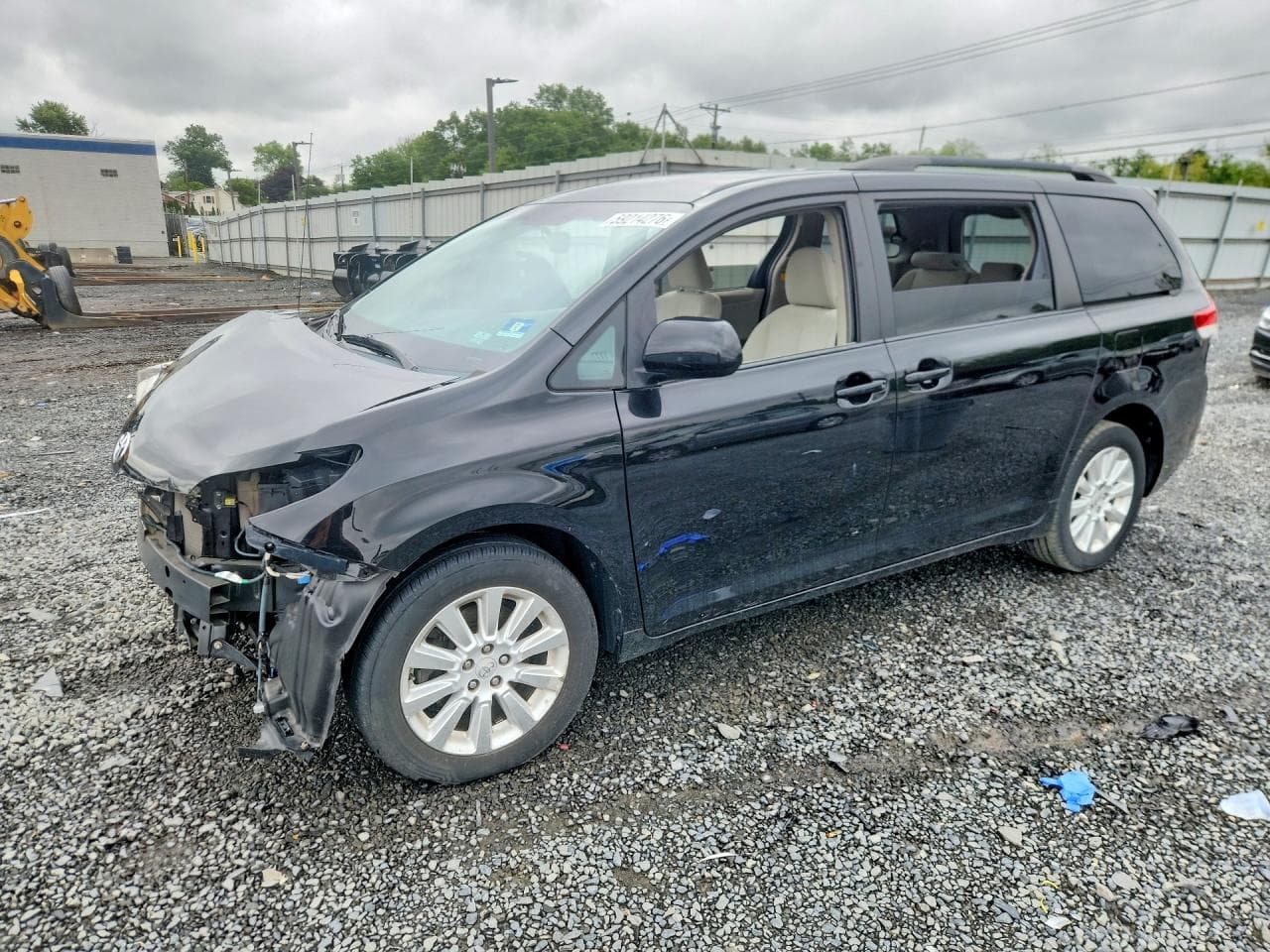 TOYOTA SIENNA LE