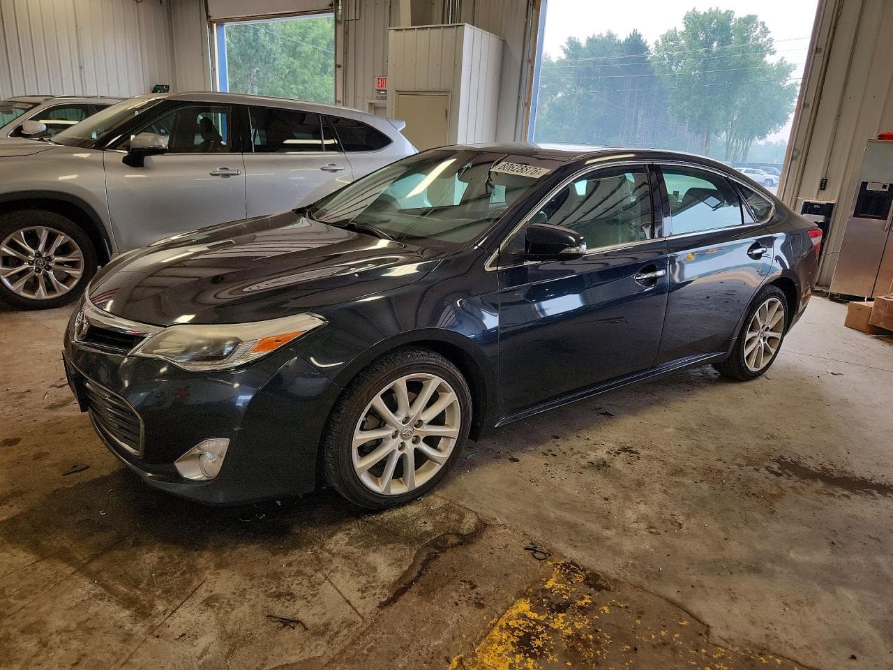 2015 TOYOTA AVALON