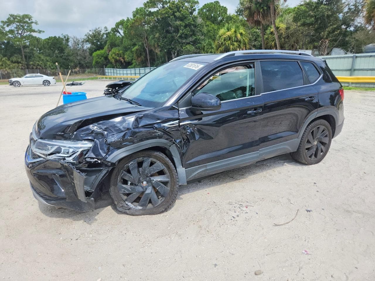 VOLKSWAGEN TAOS