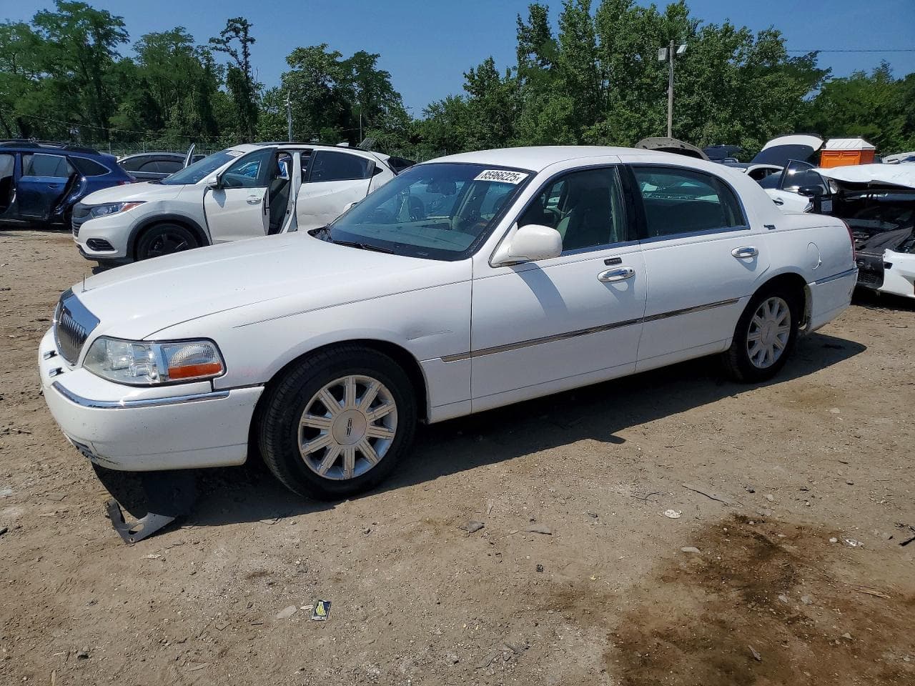 2011 LINCOLN TOWNCAR