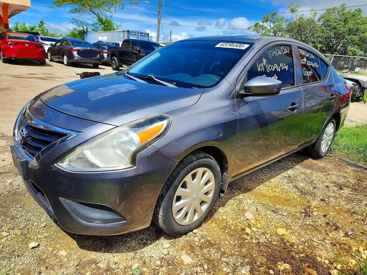 NISSAN VERSA