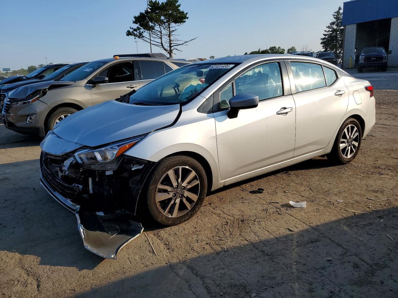 NISSAN VERSA