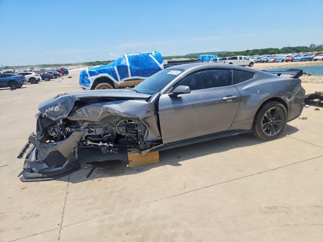 FORD MUSTANG