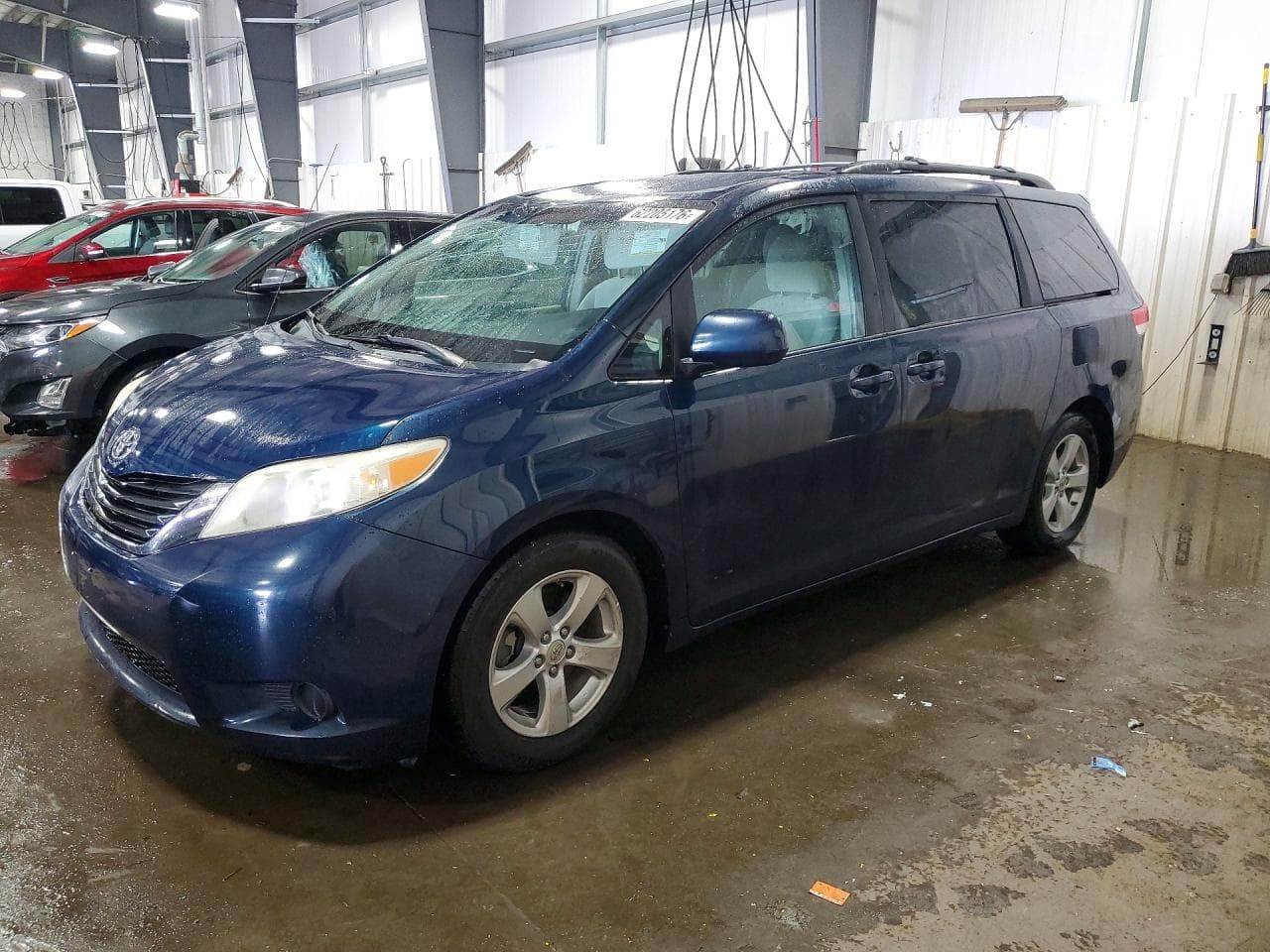 TOYOTA SIENNA