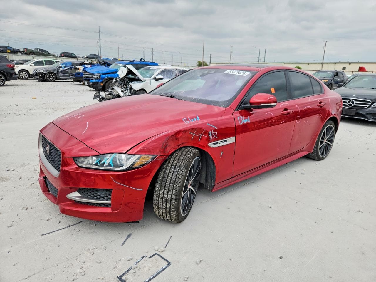 JAGUAR XE