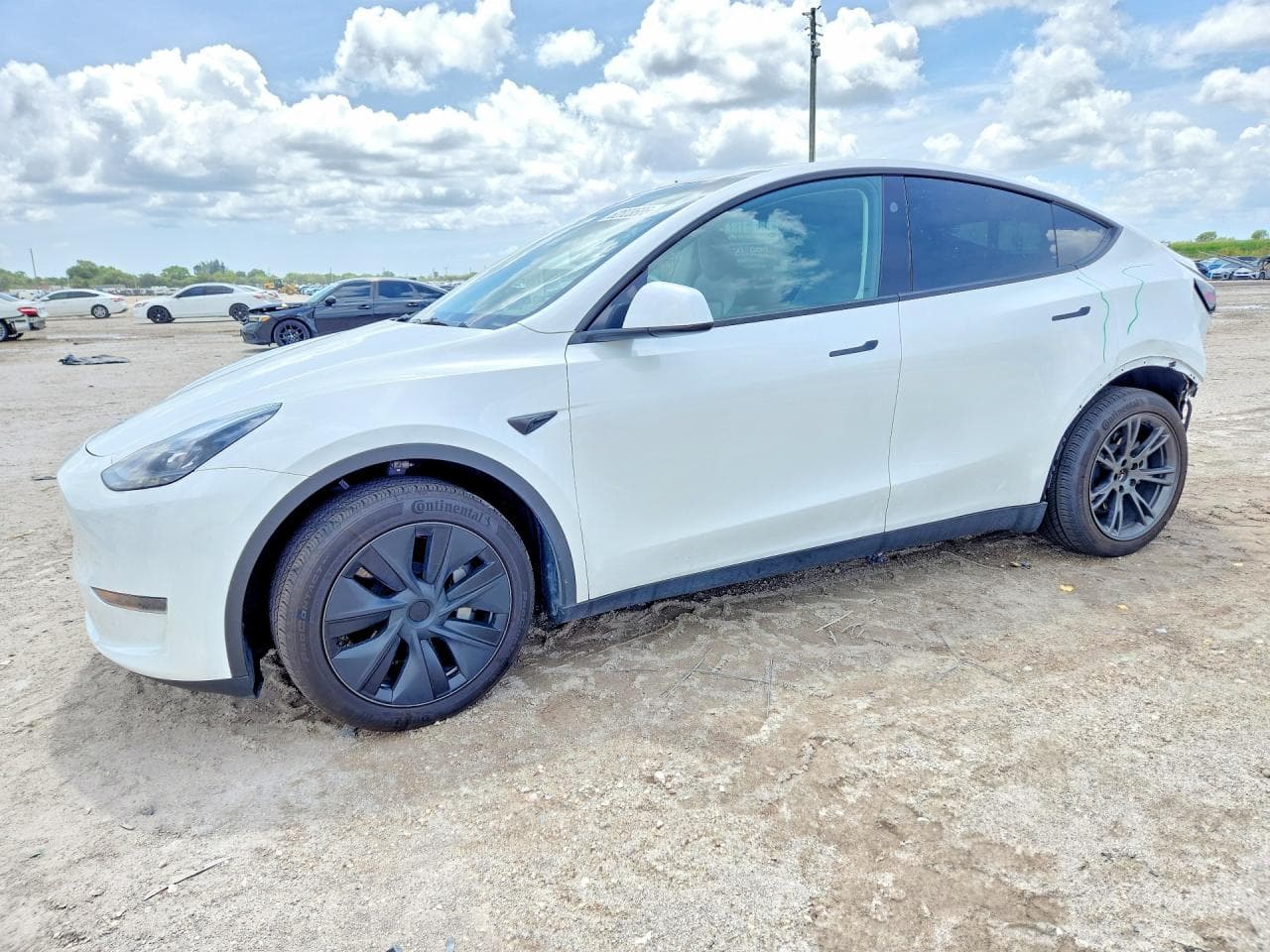 TESLA MODEL Y