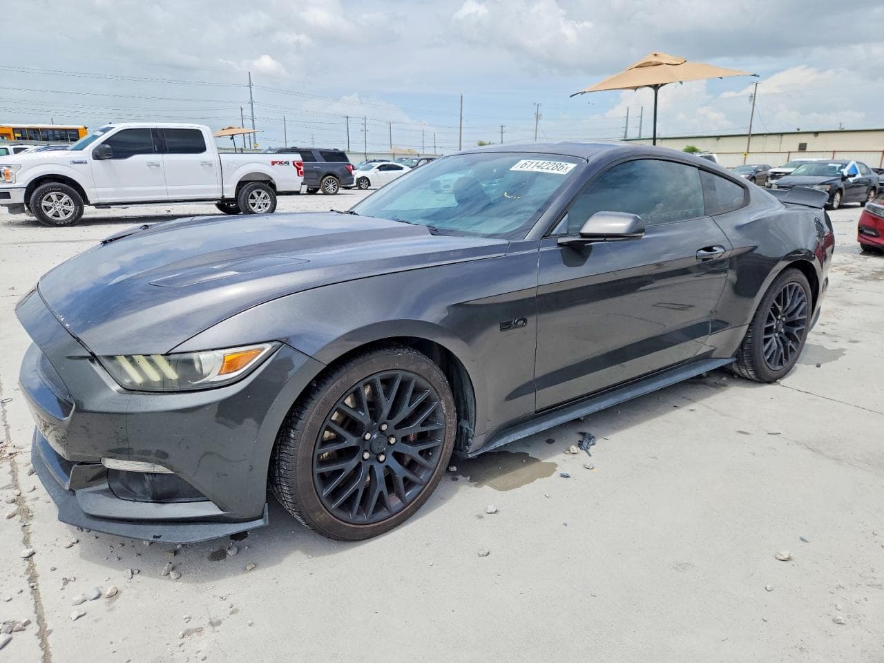 FORD MUSTANG