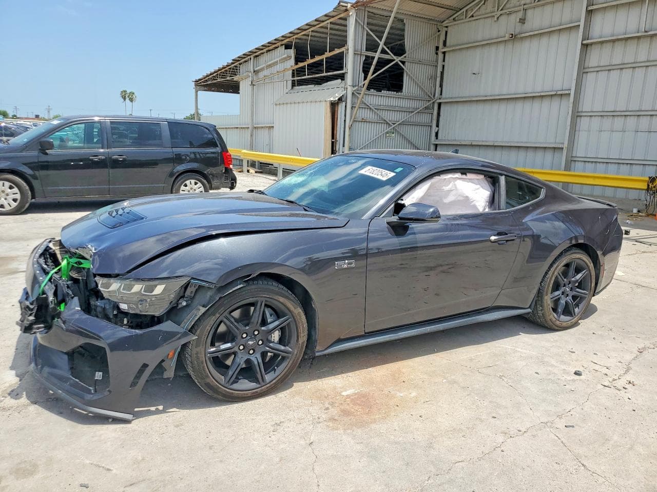 FORD MUSTANG