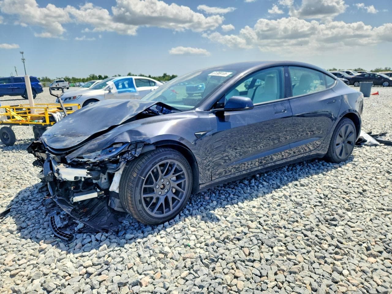 TESLA MODEL 3