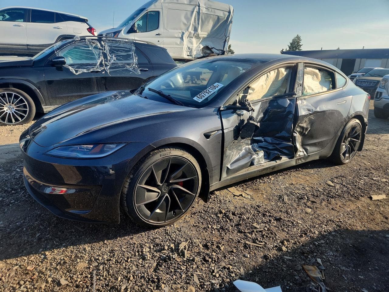 TESLA MODEL 3