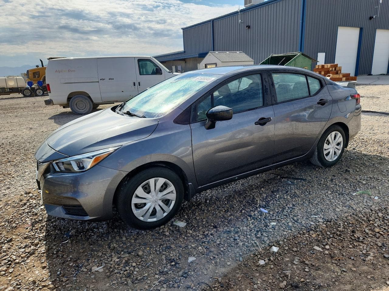 NISSAN VERSA