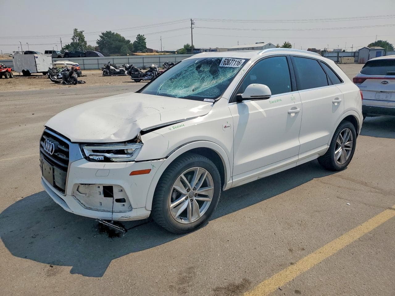 AUDI Q3