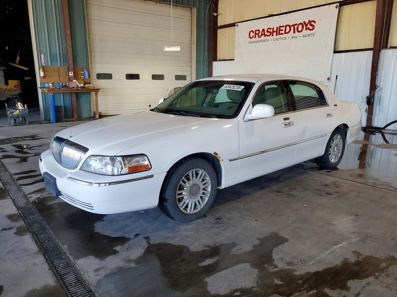 2011 LINCOLN TOWNCAR