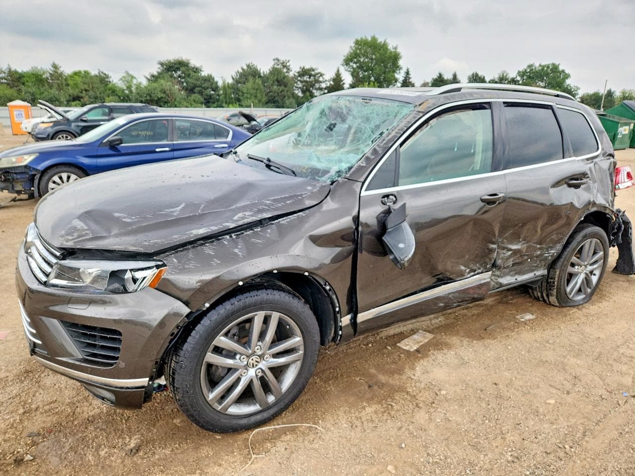 VOLKSWAGEN TOUAREG