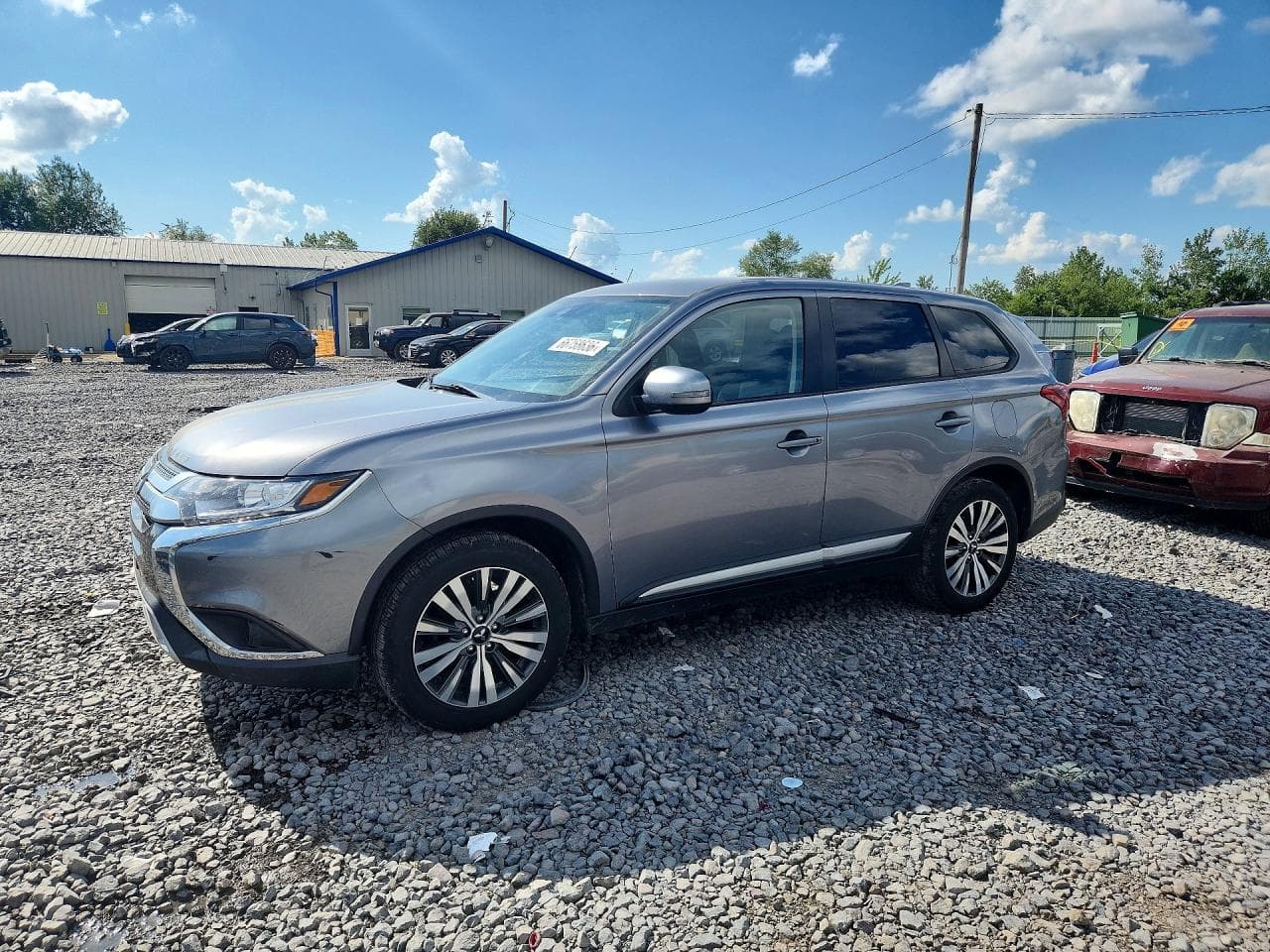 MITSUBISHI OUTLANDER